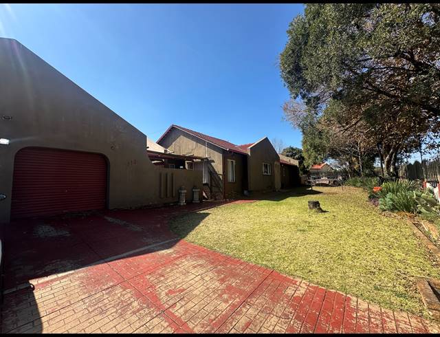 4 BEDROOM HOUSE FOR SALE IN VERWOERDPARK